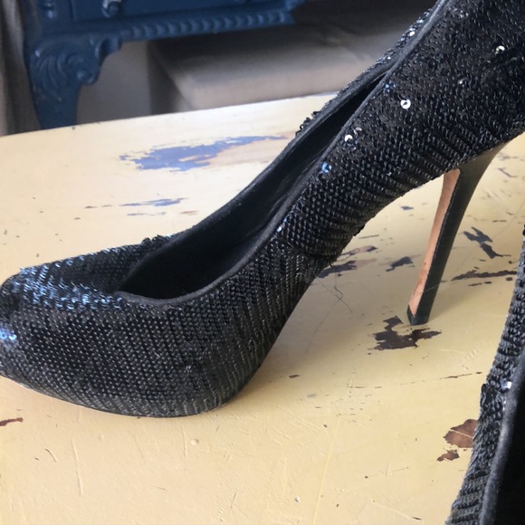 Shoes - Picture 2 of 6